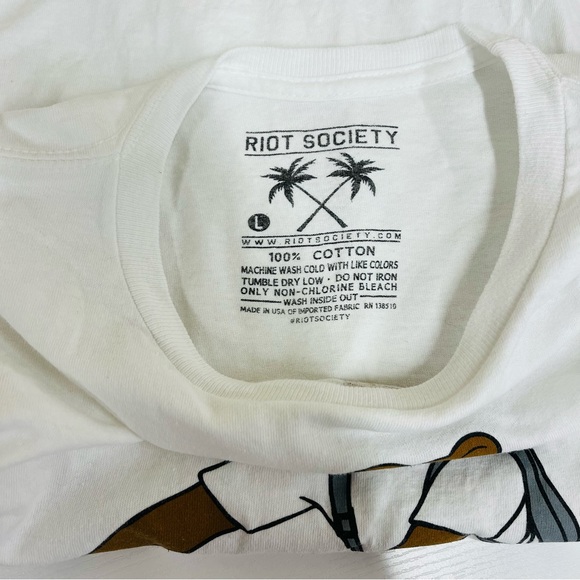 Riot Society Cartoon Bear Dancing Flossing White Short Sleeve Tee Size Large - Picture 3 of 6